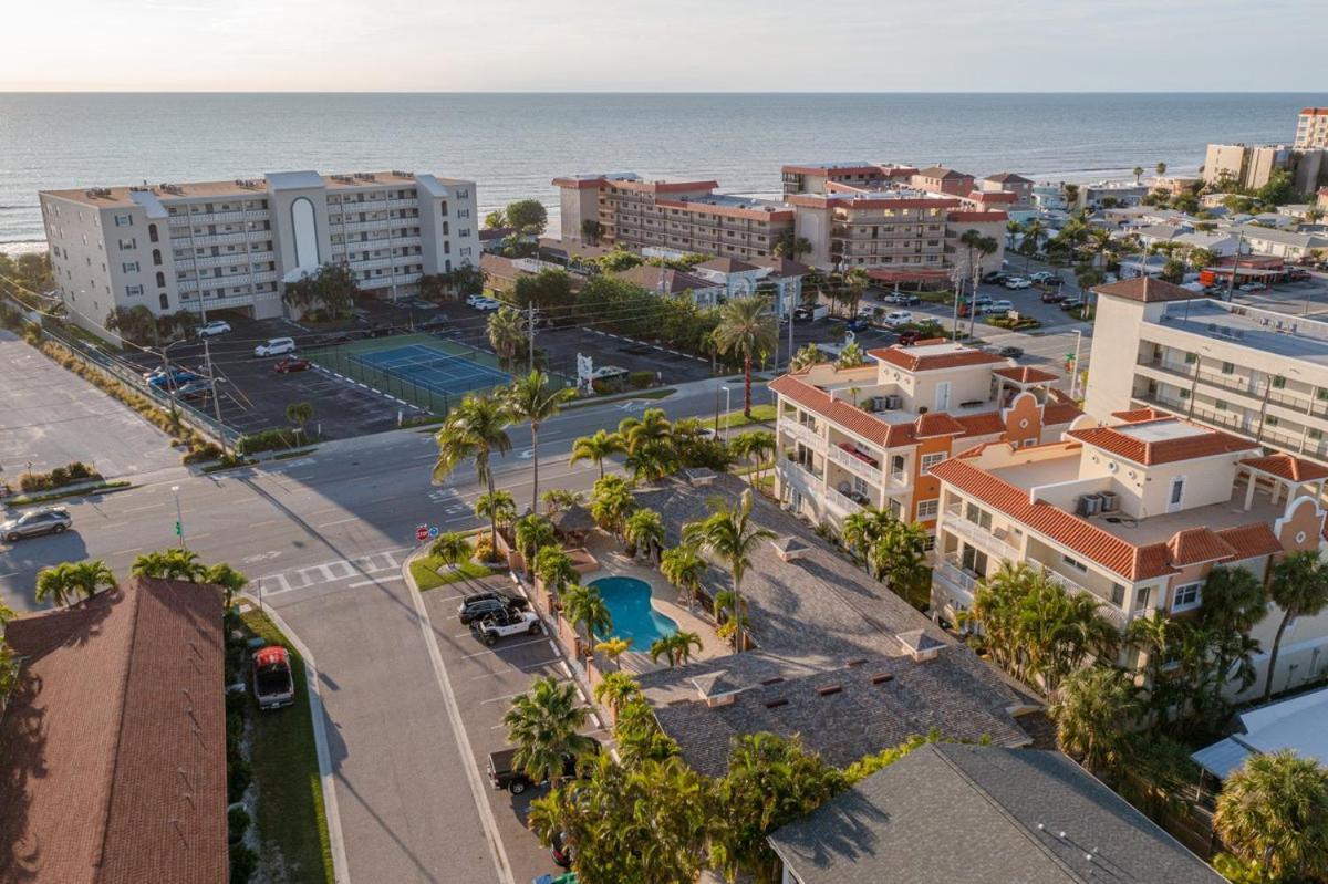Walkable To Restaurants And Steps To The Beach! - Coconut Villa'S Suite 10 St. Pete Beach Εξωτερικό φωτογραφία