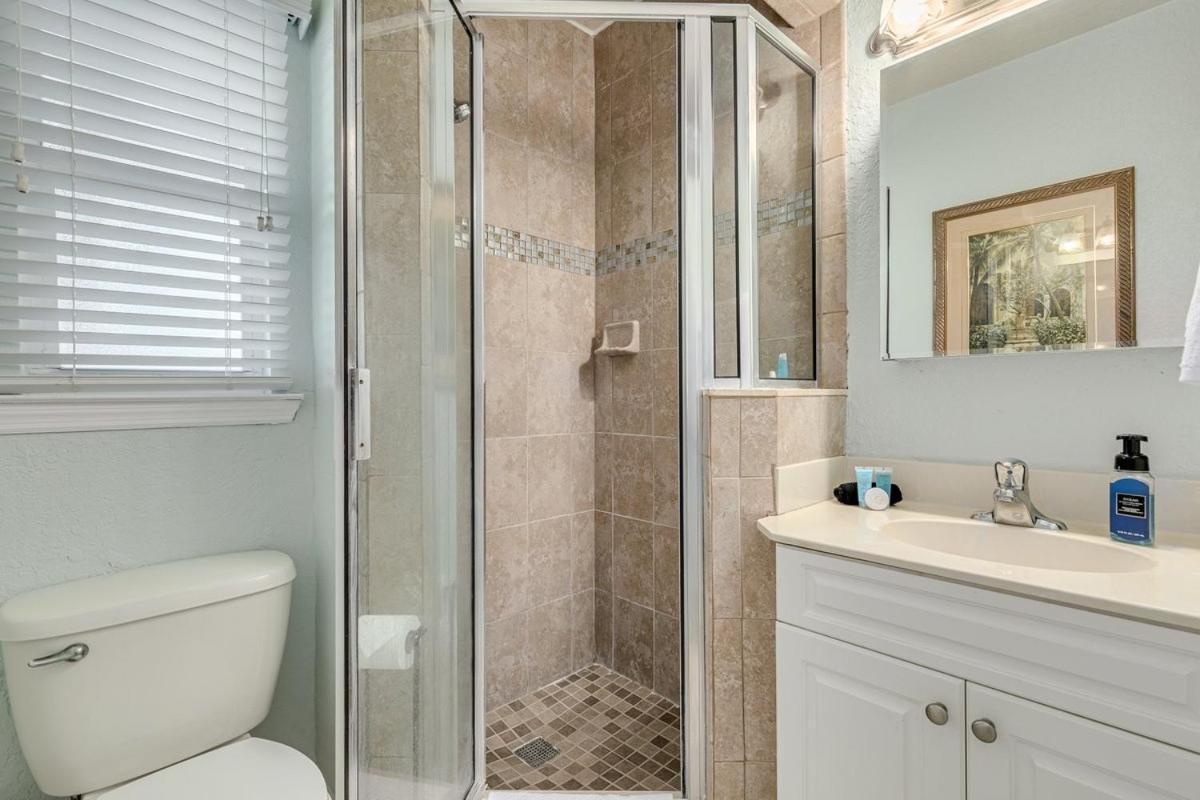 Walkable To Restaurants And Steps To The Beach! - Coconut Villa'S Suite 10 St. Pete Beach Εξωτερικό φωτογραφία