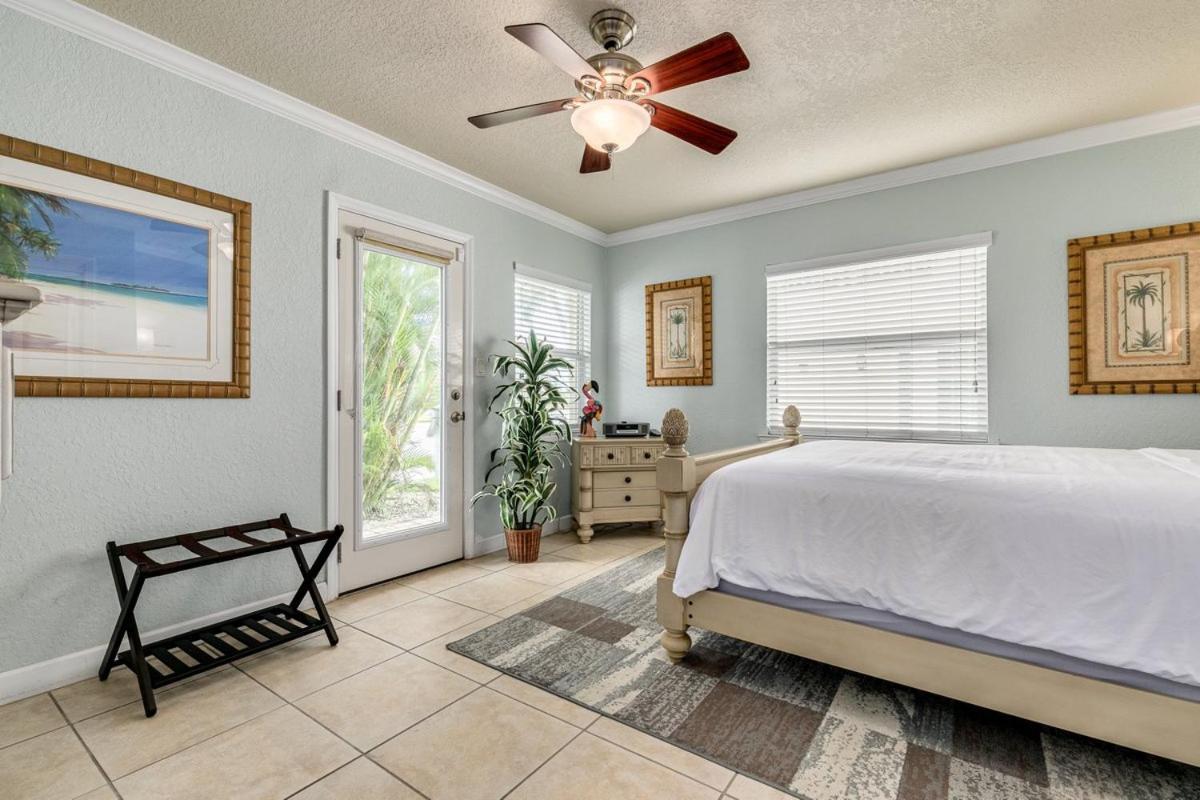 Walkable To Restaurants And Steps To The Beach! - Coconut Villa'S Suite 10 St. Pete Beach Εξωτερικό φωτογραφία