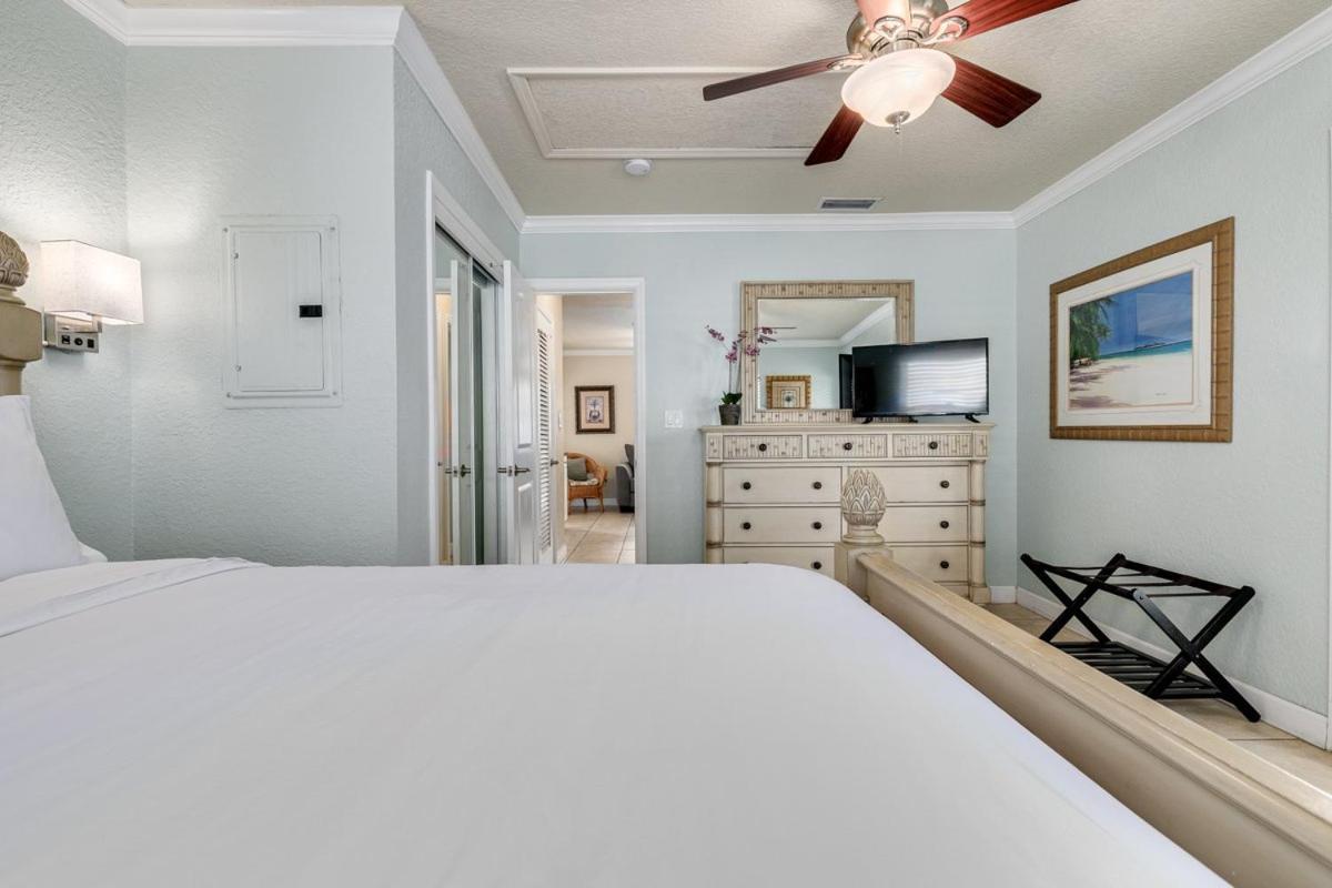 Walkable To Restaurants And Steps To The Beach! - Coconut Villa'S Suite 10 St. Pete Beach Εξωτερικό φωτογραφία